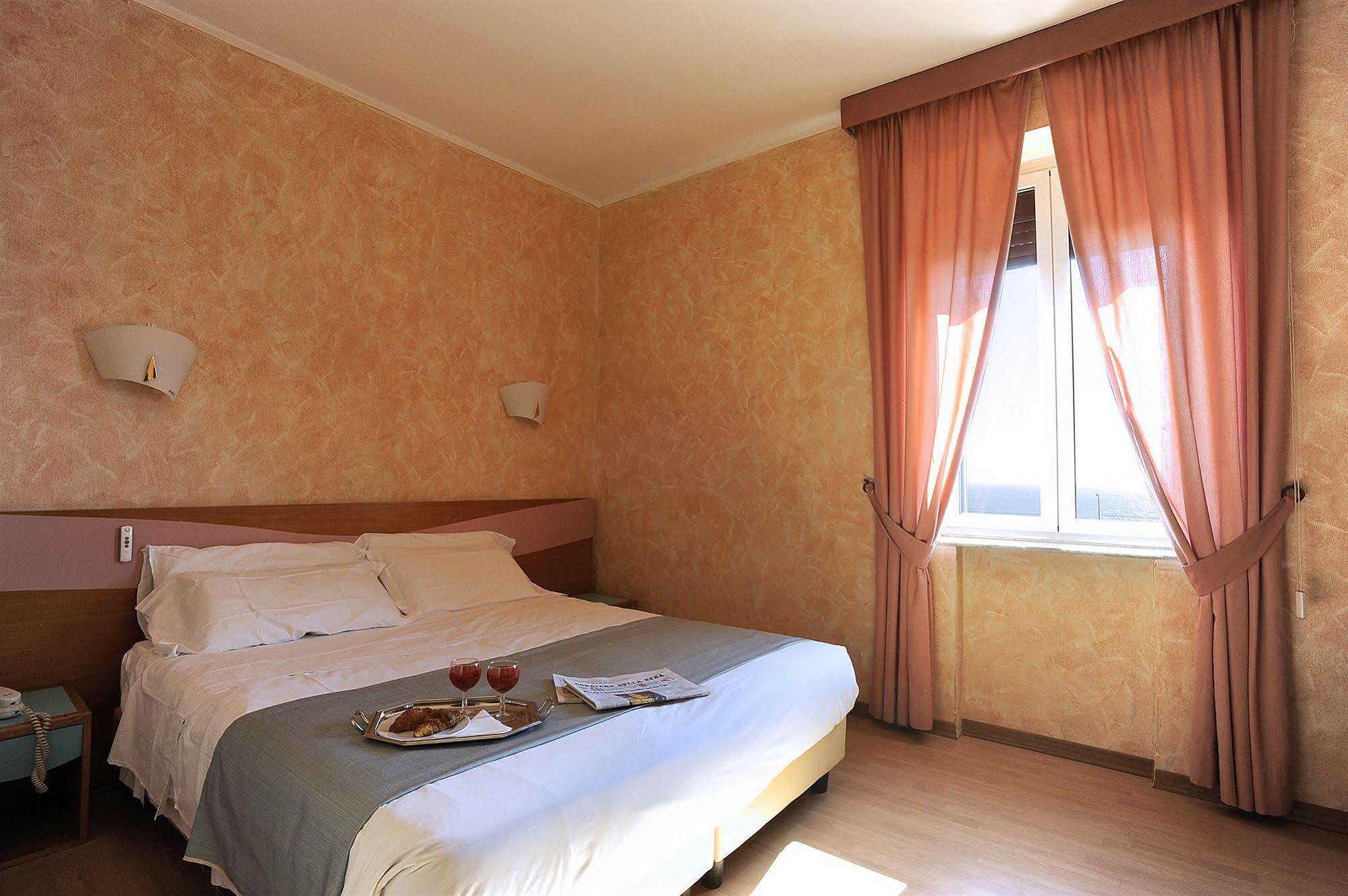 Hotel Bellavista Λίντο ντι Όστια Εξωτερικό φωτογραφία