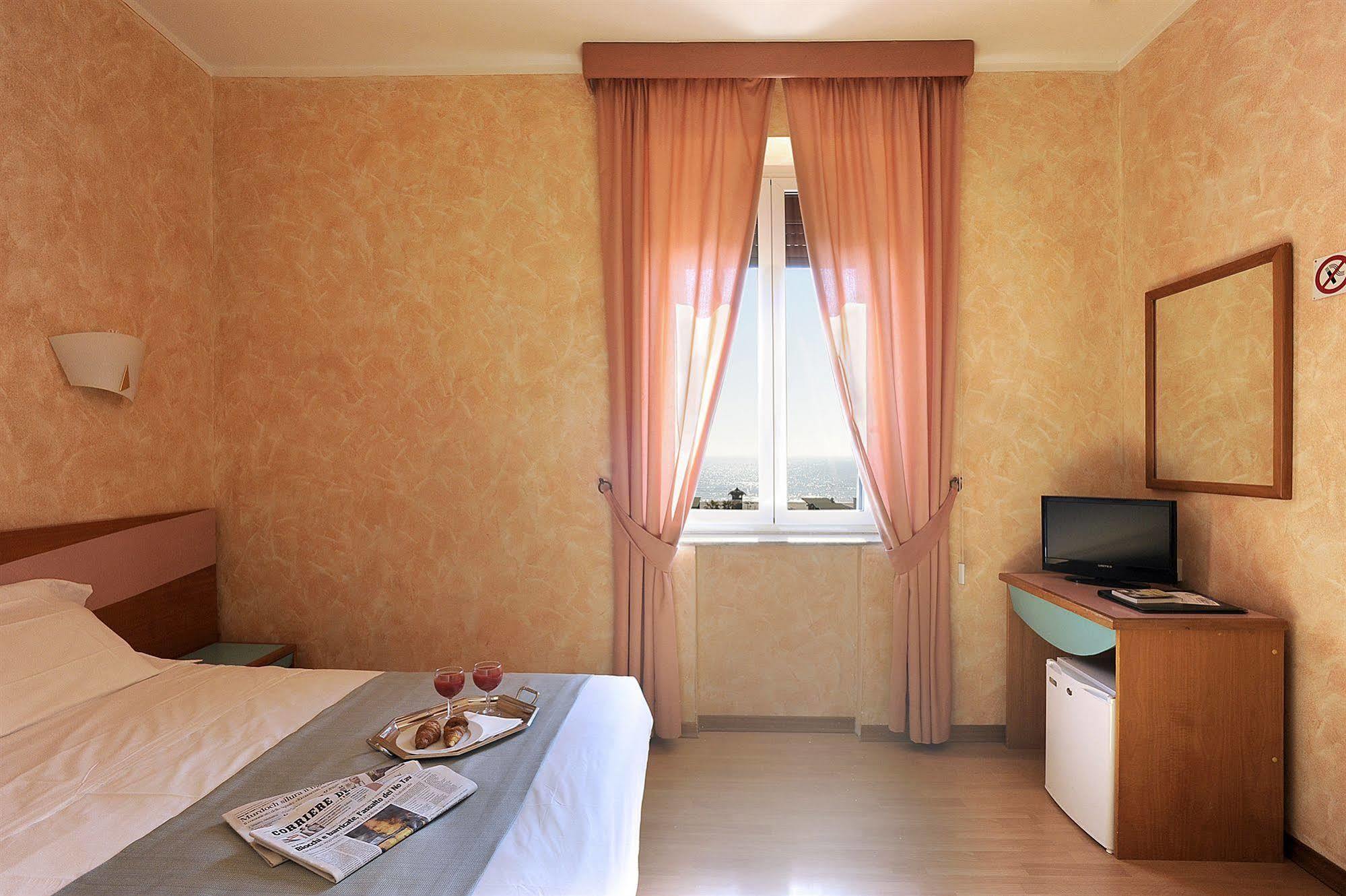 Hotel Bellavista Λίντο ντι Όστια Εξωτερικό φωτογραφία